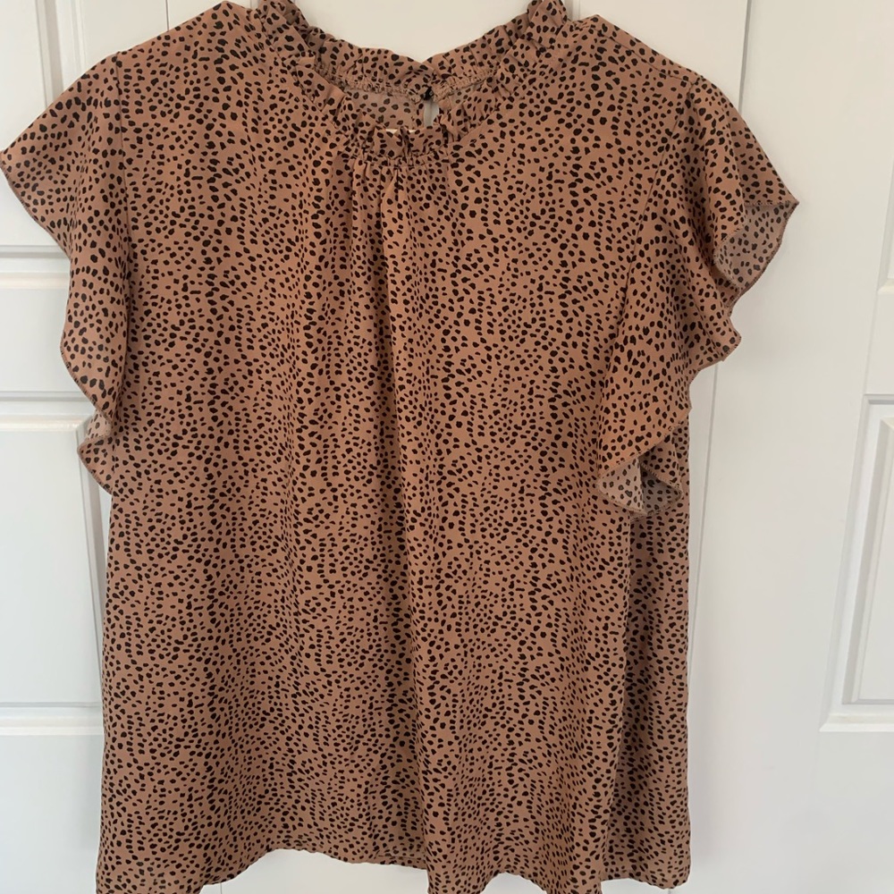 Frilled sleeve off pink leopard print blouse